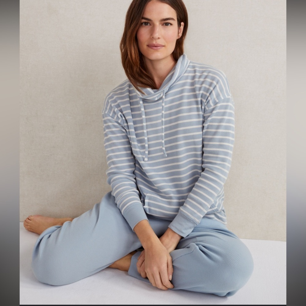 Organic Cotton Waffle Funnel Neck
Pullover | Haven Well Within striped grey 100$
